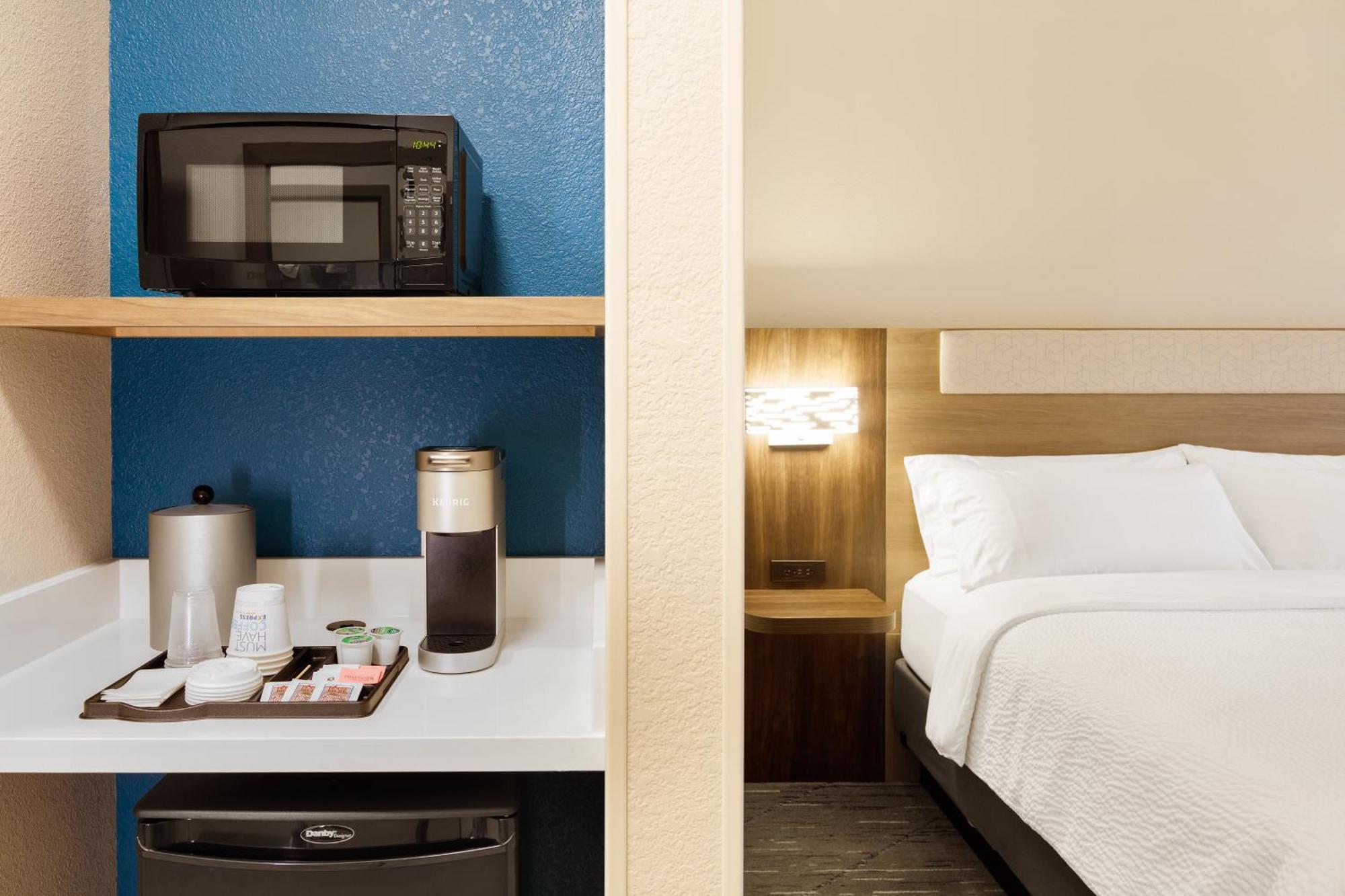Holiday Inn Express Toledo North By Ihg Екстериор снимка