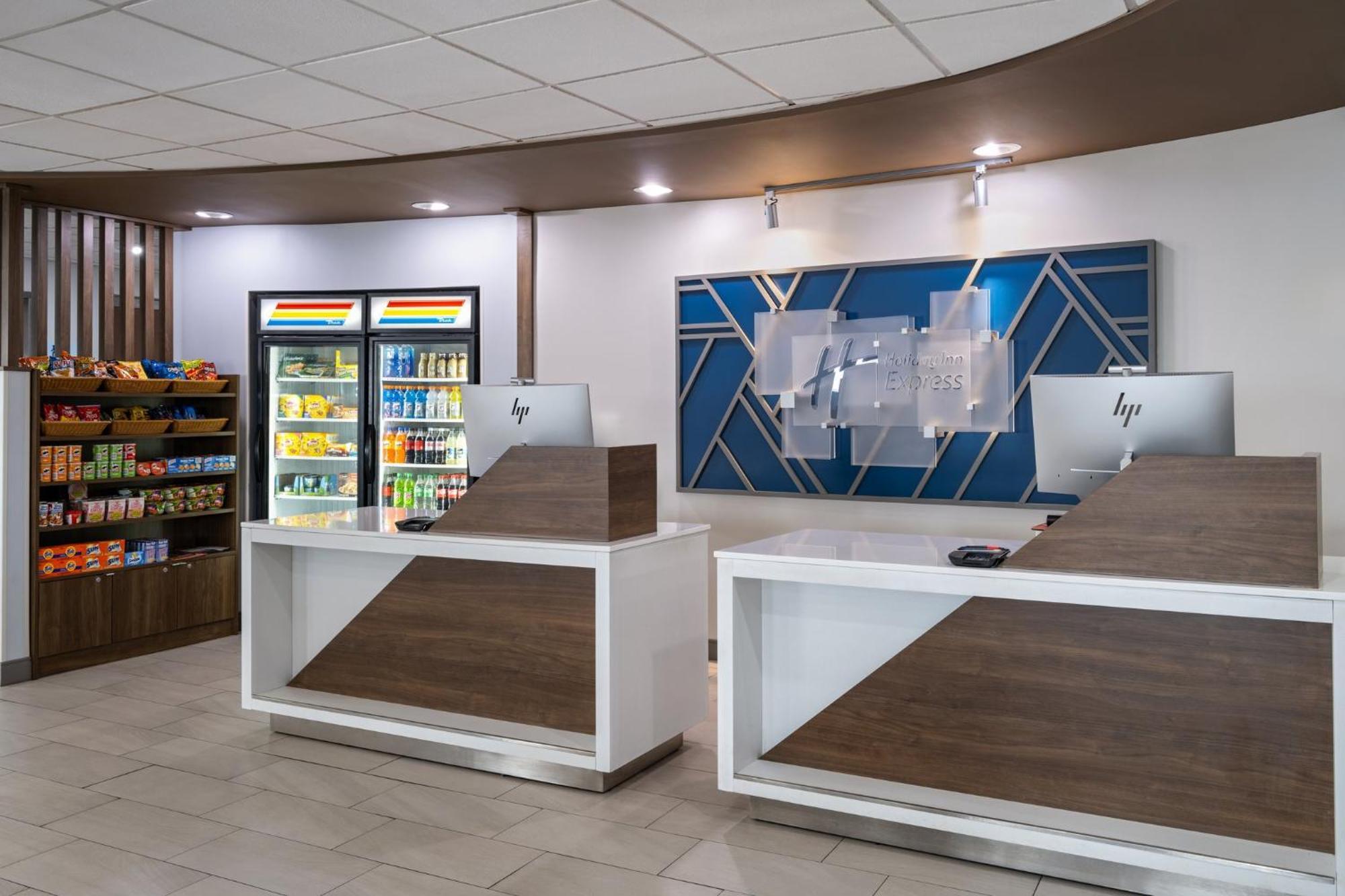 Holiday Inn Express Toledo North By Ihg Екстериор снимка