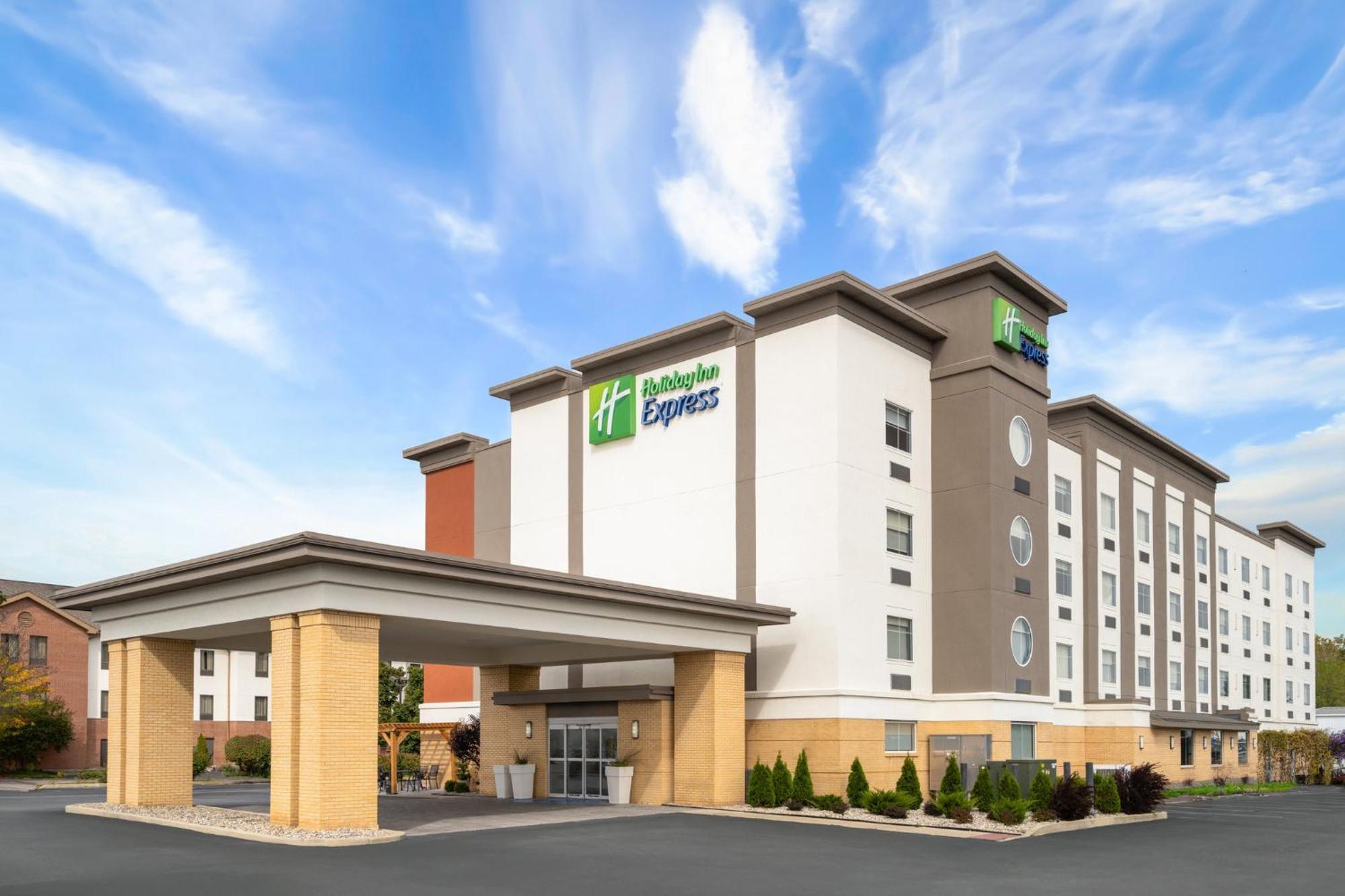 Holiday Inn Express Toledo North By Ihg Екстериор снимка