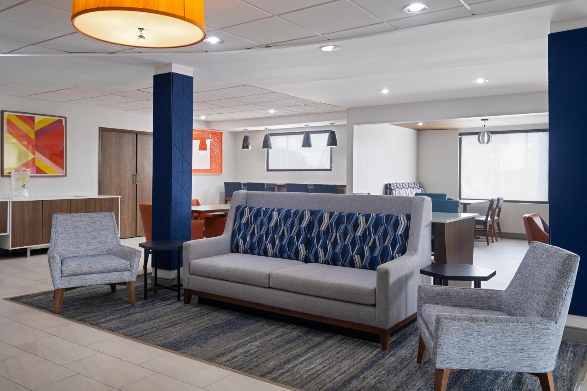 Holiday Inn Express Toledo North By Ihg Екстериор снимка