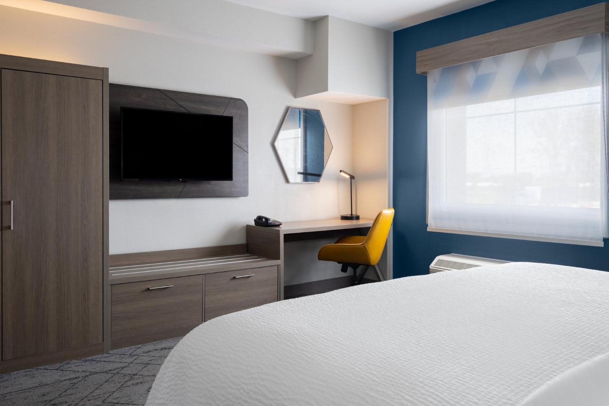 Holiday Inn Express Toledo North By Ihg Екстериор снимка