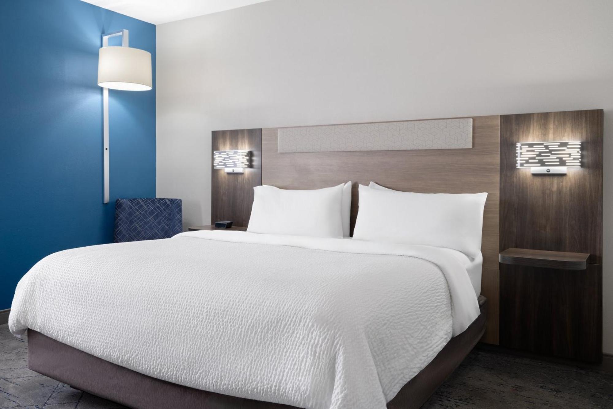 Holiday Inn Express Toledo North By Ihg Екстериор снимка