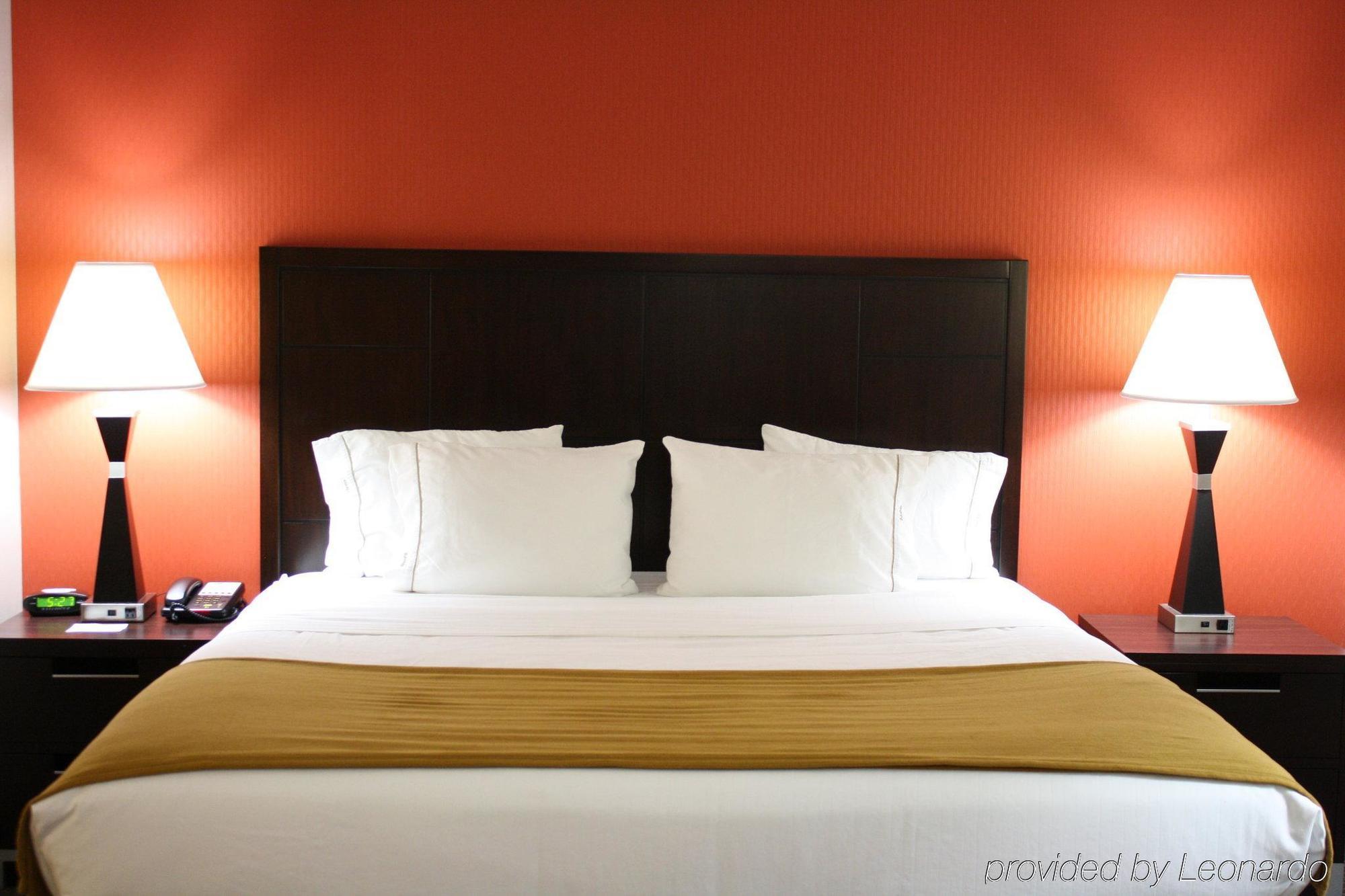 Holiday Inn Express Toledo North By Ihg Екстериор снимка